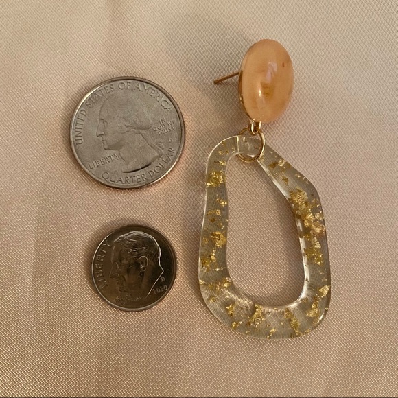 LAST ONE 💕Acrylic beige stone golden leaves - Picture 3 of 6